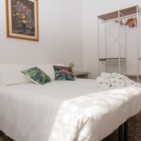 Ferienwohnung Living Sestri Airport Genua Exterior foto