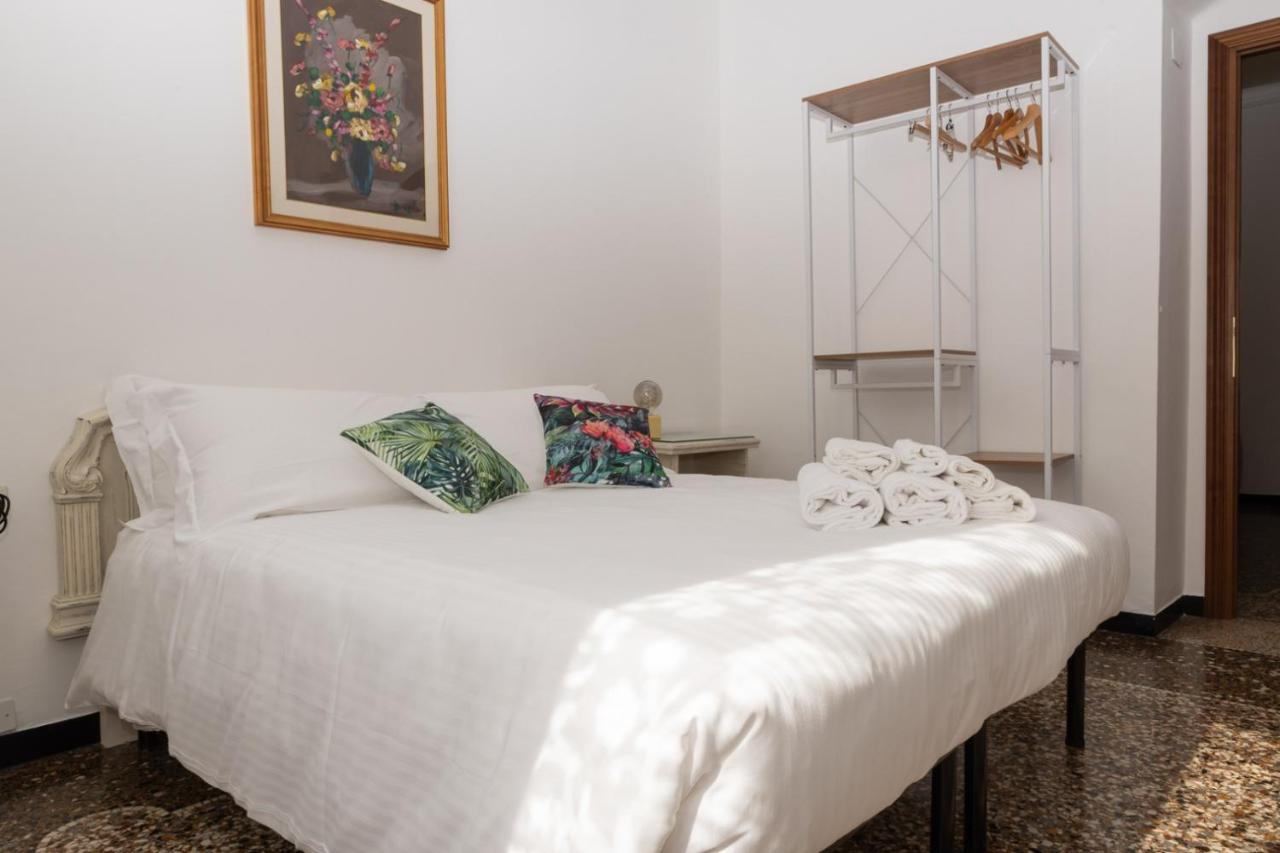 Ferienwohnung Living Sestri Airport Genua Exterior foto